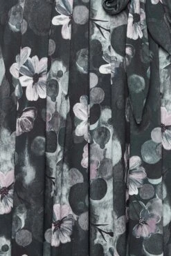 YOURS Curve Black V-Neck Floral Wrap Dress 9 YOURS Curve Black V-Neck Floral Wrap Dress -Saga Dresses Shop 00ab4ea9 02c4 43 302165 Z