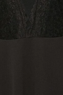 YOURS LONDON Curve Black Lace Plunge Skater Dress 9 YOURS LONDON Curve Black Lace Plunge Skater Dress -Saga Dresses Shop 0b5e6b69 3550 47 161905 Z