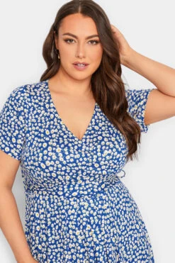 YOURS Curve Blue Ditsy Floral Wrap Dress 8 YOURS Curve Blue Ditsy Floral Wrap Dress -Saga Dresses Shop 1e03c0ba dfd0 4e 301995 D