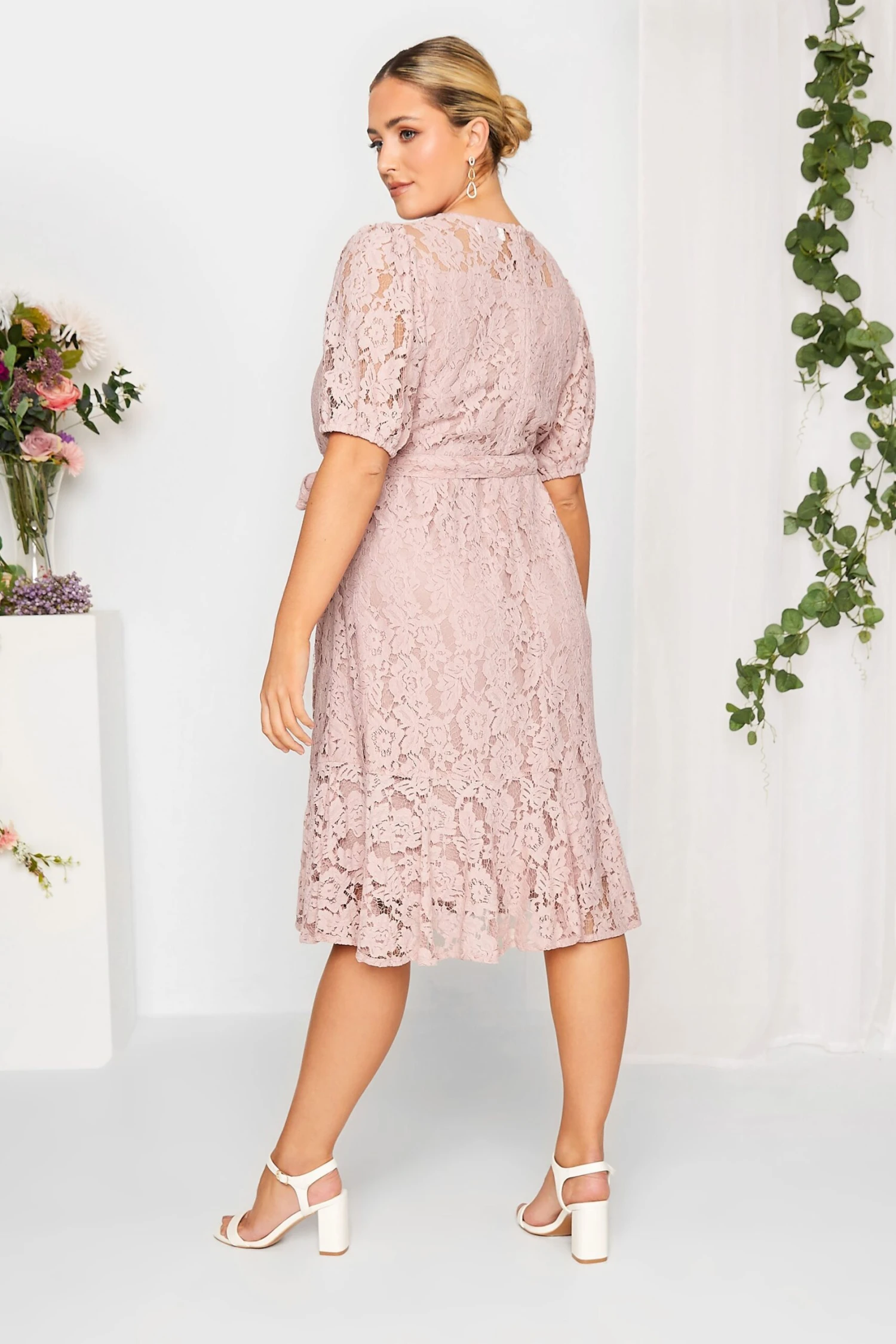 YOURS LONDON Curve Light Pink Floral Lace Skater Dress 2 YOURS LONDON Curve Light Pink Floral Lace Skater Dress - Image 2