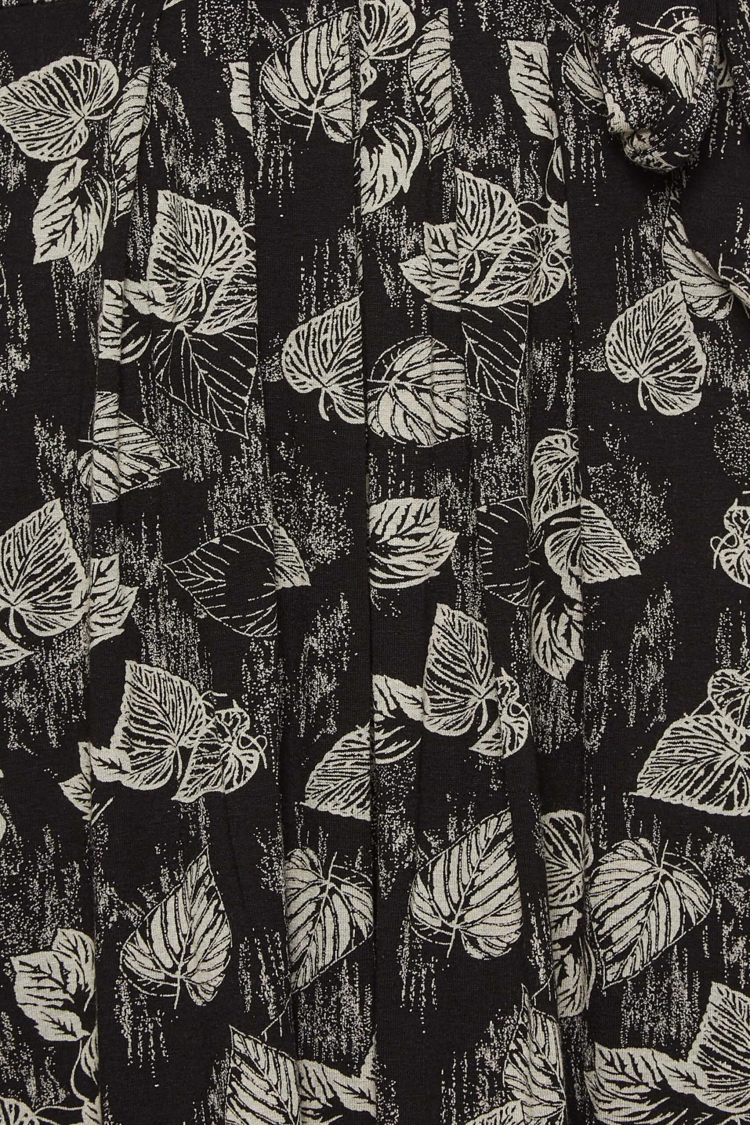 YOURS Curve Black Floral Wrap Tie Waist Maxi Dress 4 YOURS Curve Black Floral Wrap Tie Waist Maxi Dress - Image 4