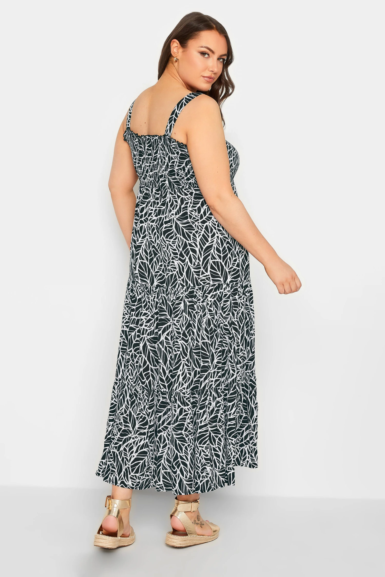 YOURS Curve Black Leaf Print Shirred Maxi Dress 2 YOURS Curve Black Leaf Print Shirred Maxi Dress - Image 2
