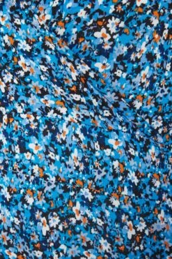 YOURS Curve Blue Ditsy Floral V-Neck Midaxi Dress 9 YOURS Curve Blue Ditsy Floral V-Neck Midaxi Dress -Saga Dresses Shop 4bb8b557 2229 42 302225 Z