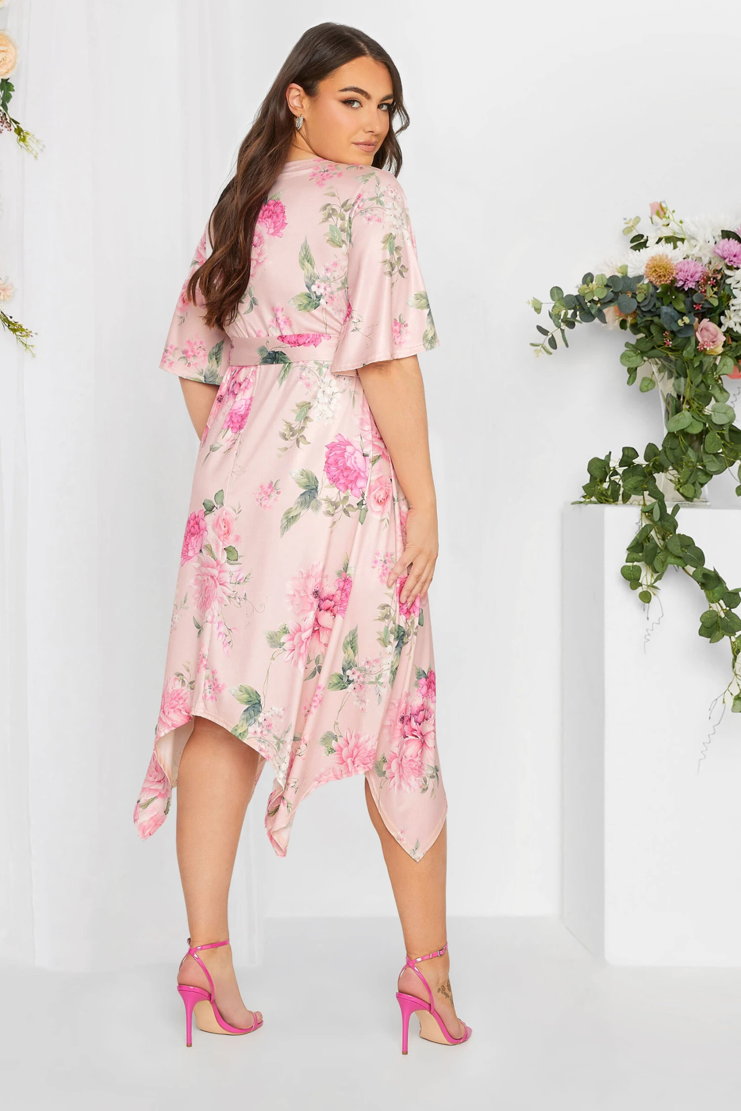 YOURS LONDON Curve Light Pink Floral Hanky Hem Dress 2 YOURS LONDON Curve Light Pink Floral Hanky Hem Dress - Image 2