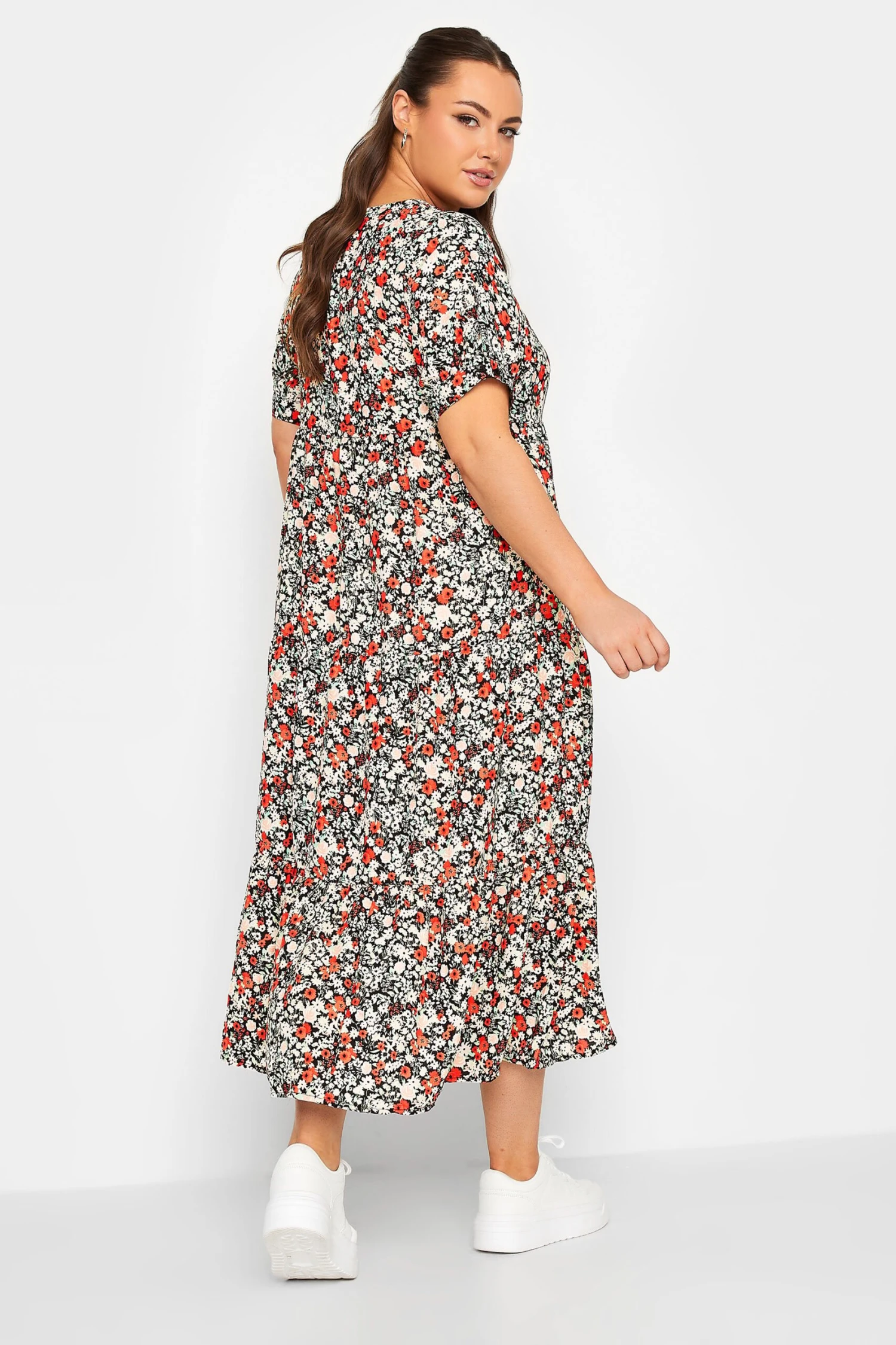 LIMITED COLLECTION Curve Black Ditsy Print Midaxi Smock Dress 2 LIMITED COLLECTION Curve Black Ditsy Print Midaxi Smock Dress - Image 2