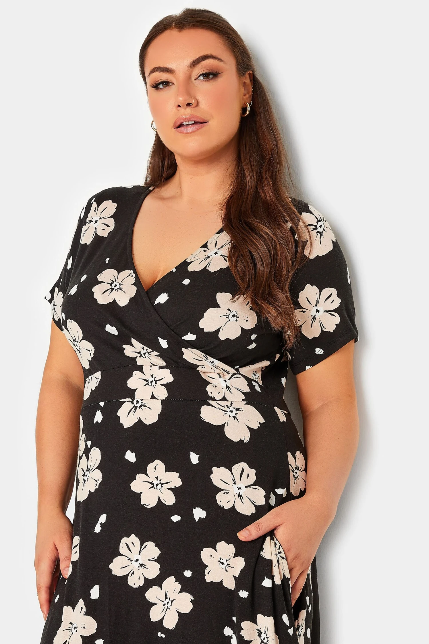 YOURS Curve Black Floral Print V-Neck Midaxi Dress 3 YOURS Curve Black Floral Print V-Neck Midaxi Dress - Image 3