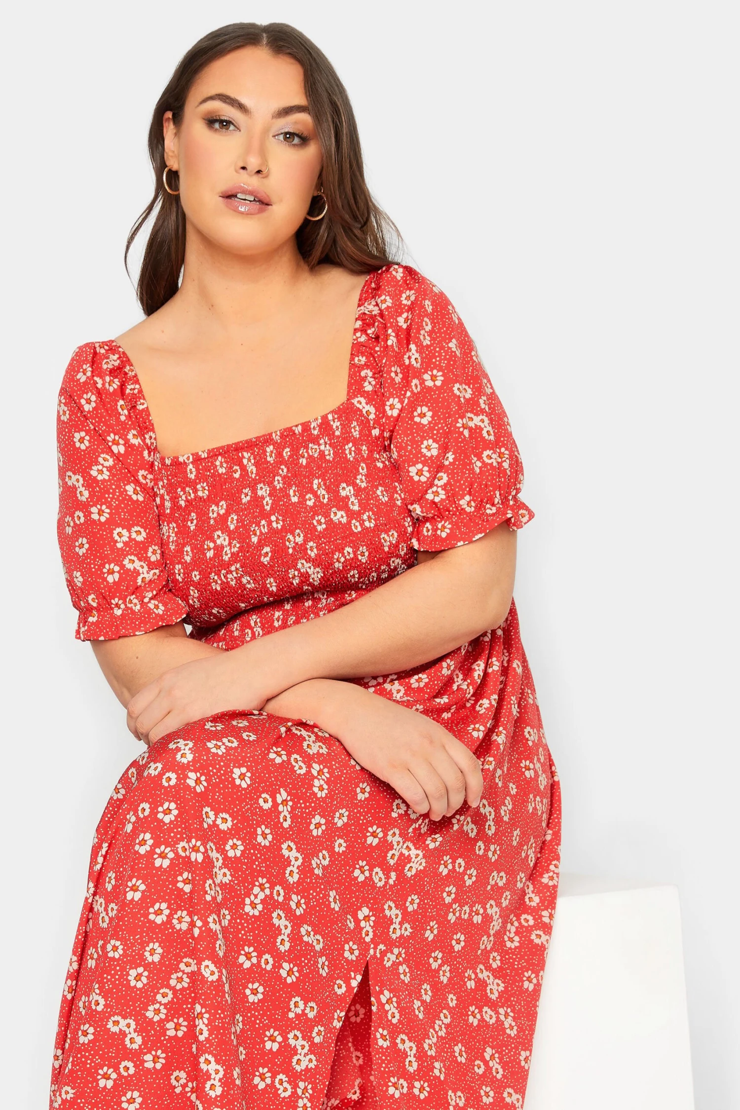 YOURS Curve Red Daisy Print Shirred Midi Dress 3 YOURS Curve Red Daisy Print Shirred Midi Dress - Image 3