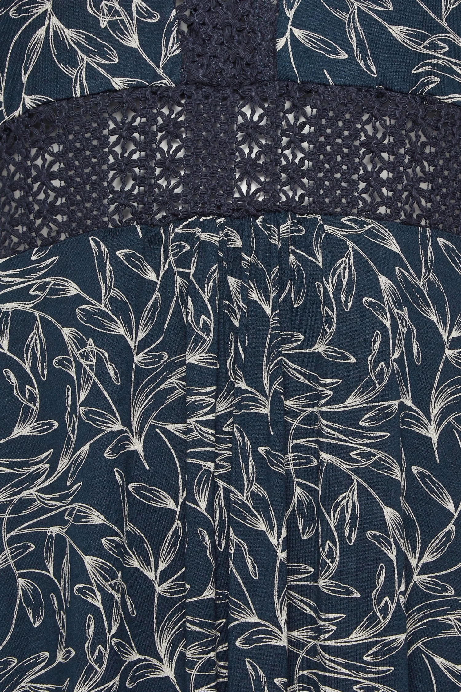YOURS Curve Navy Blue Leaf Print Lace Detail Dress 4 YOURS Curve Navy Blue Leaf Print Lace Detail Dress - Image 4