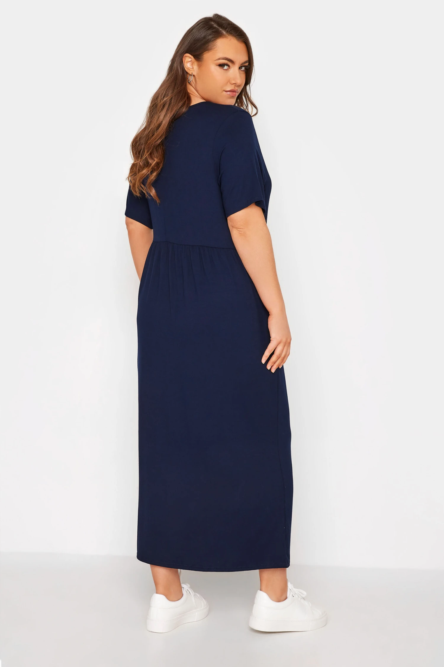 LIMITED COLLECTION Curve Navy Throw On Maxi Dress 2 LIMITED COLLECTION Curve Navy Throw On Maxi Dress - Image 2