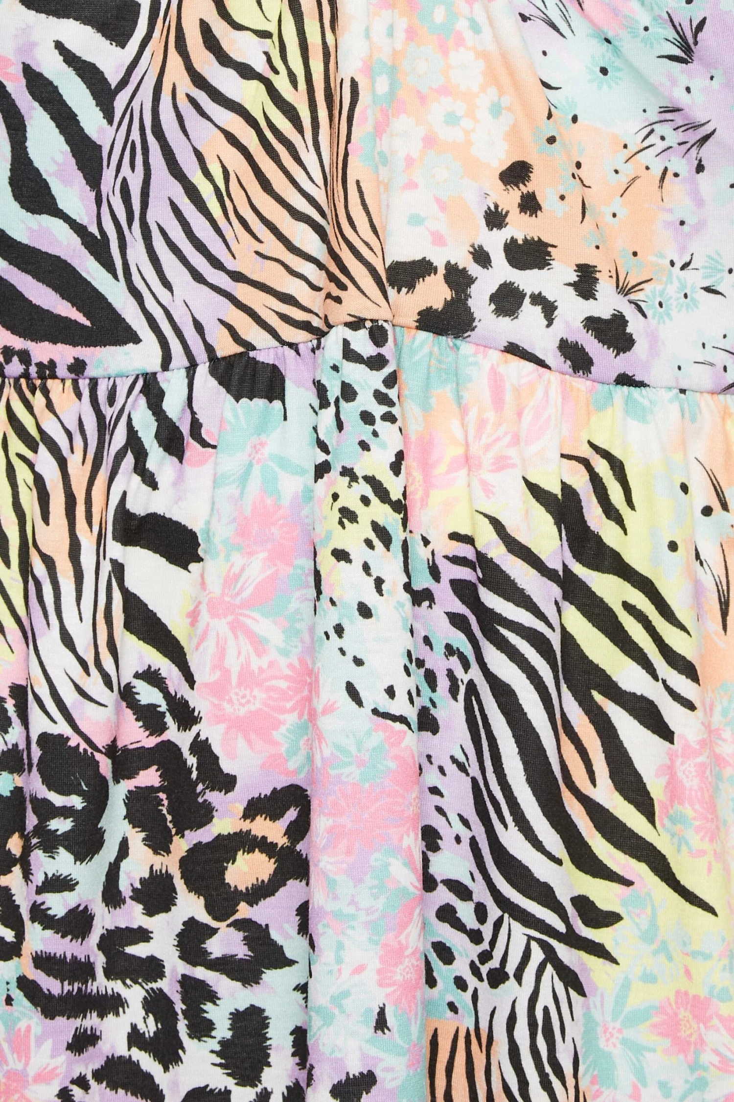 LIMITED COLLECTION Curve Pink Mixed Print Ring Front Midi Dress 4 LIMITED COLLECTION Curve Pink Mixed Print Ring Front Midi Dress - Image 4