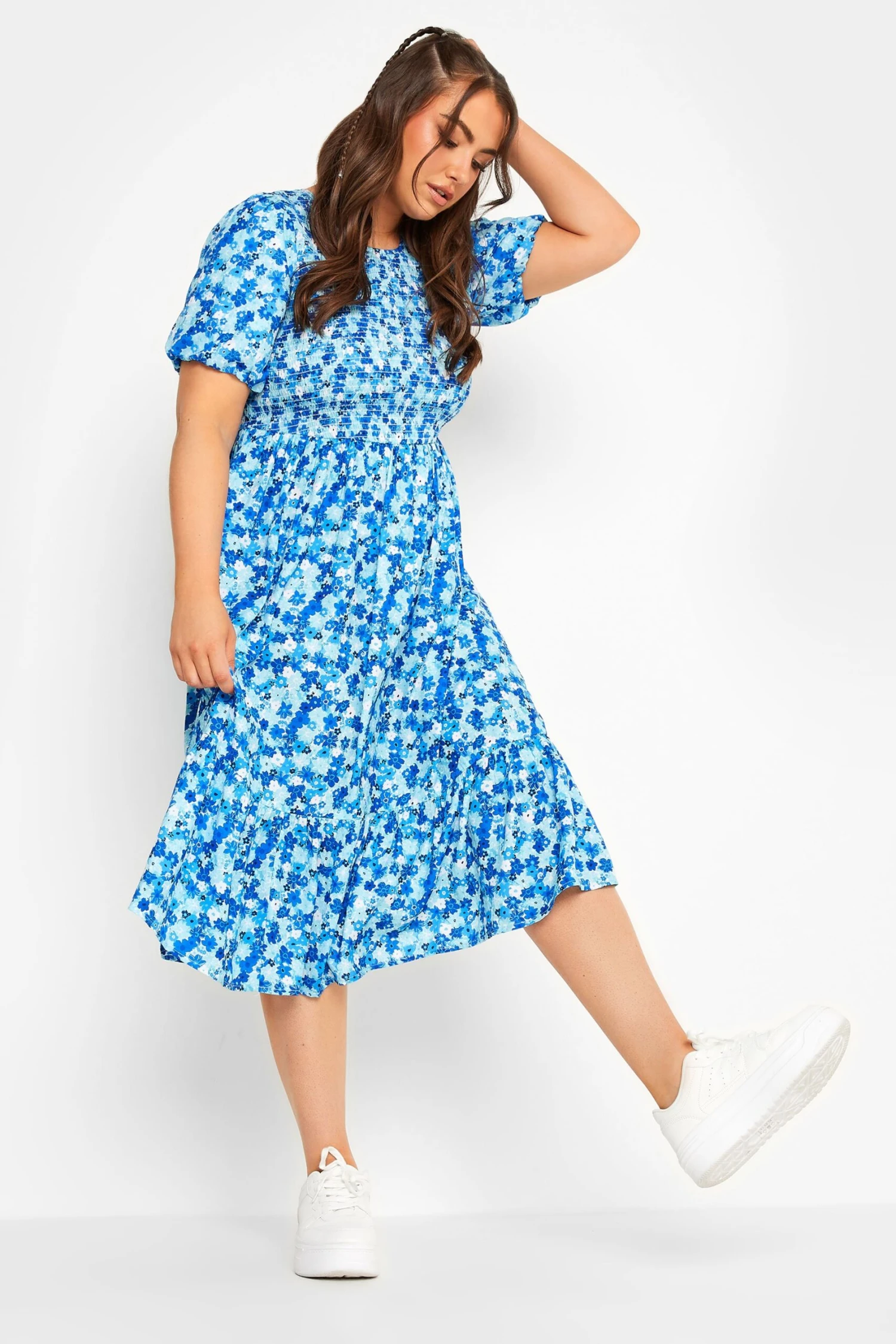 LIMITED COLLECTION Curve Blue Ditsy Print Shirred Midaxi Dress 2 LIMITED COLLECTION Curve Blue Ditsy Print Shirred Midaxi Dress - Image 2
