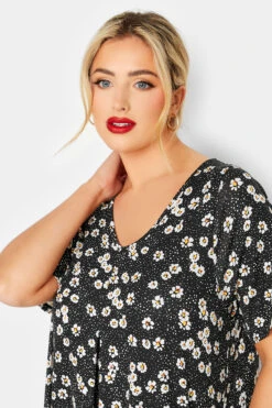 YOURS Curve Black Pleat Front Daisy Maxi Dress 8 YOURS Curve Black Pleat Front Daisy Maxi Dress -Saga Dresses Shop 92e5b964 337f 4f 137277 D