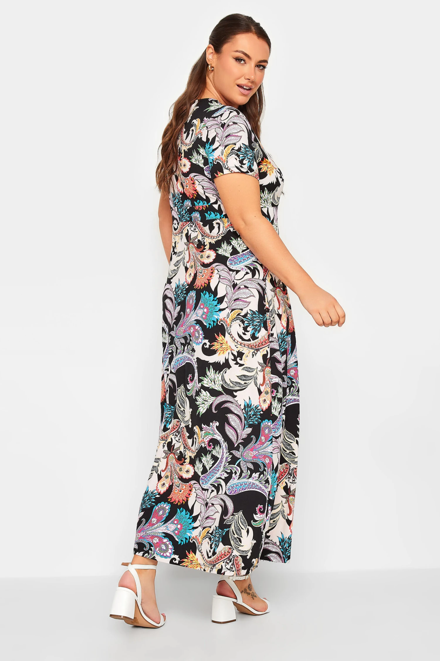 YOURS Curve Black Paisley Print V-Neck Midaxi Dress 2 YOURS Curve Black Paisley Print V-Neck Midaxi Dress - Image 2