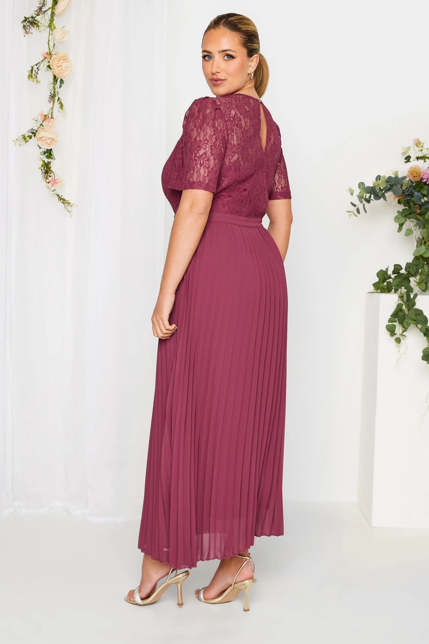 YOURS LONDON Curve Burgundy Red Lace Puff Sleeve Pleated Maxi Dress 2 YOURS LONDON Curve Burgundy Red Lace Puff Sleeve Pleated Maxi Dress - Image 2