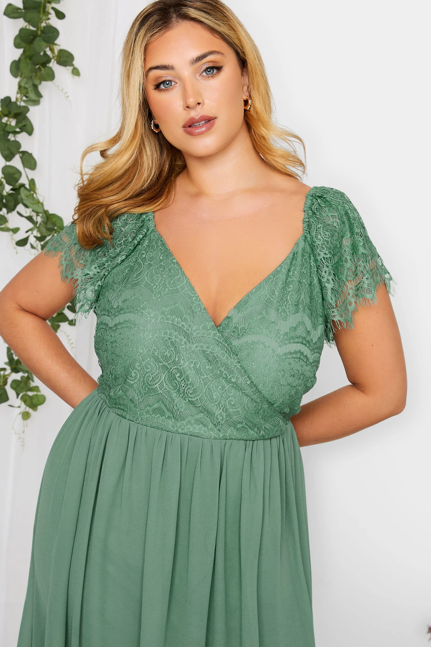 YOURS LONDON Curve Green Lace Detail Wrap Maxi Dress 3 YOURS LONDON Curve Green Lace Detail Wrap Maxi Dress - Image 3