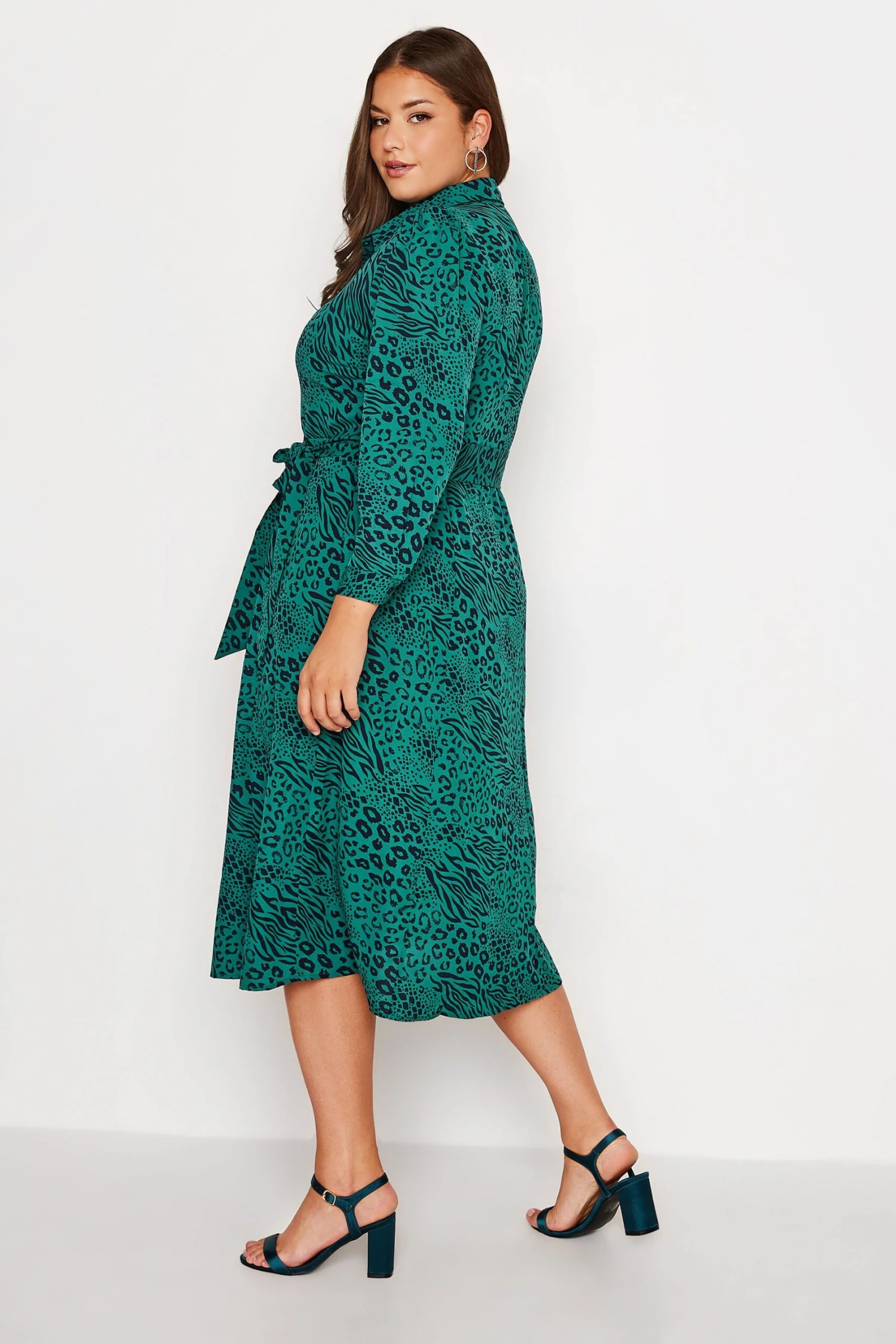 YOURS LONDON Curve Green Animal Print Shirt Dress 2 YOURS LONDON Curve Green Animal Print Shirt Dress - Image 2