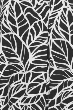 YOURS Curve Black Monochrome Floral Ditsy Top -Saga Dresses Shop b9ac7ec9 2e98 4b 320979 Z