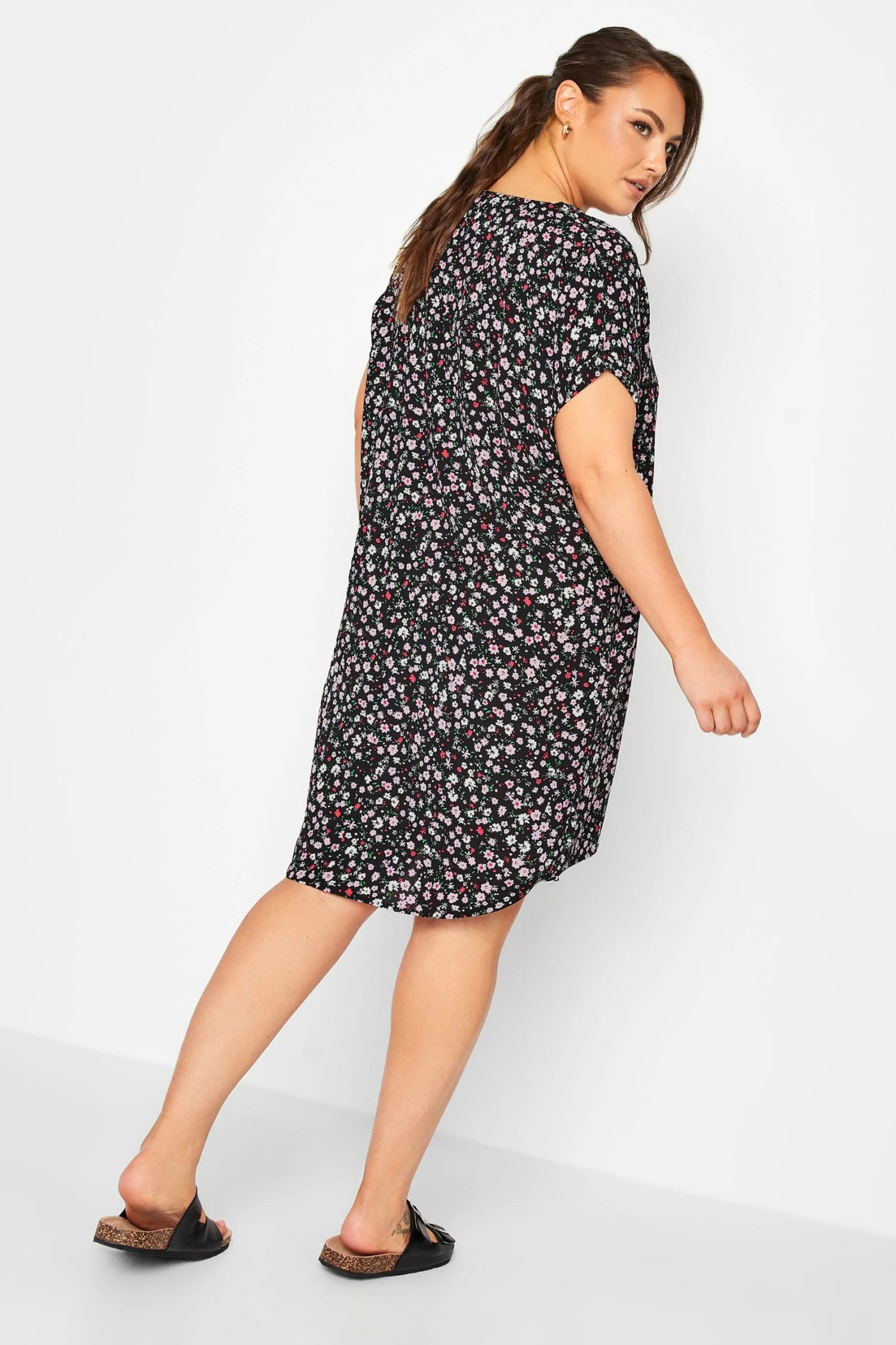YOURS Curve Black Ditsy Print Shift Dress 2 YOURS Curve Black Ditsy Print Shift Dress - Image 2