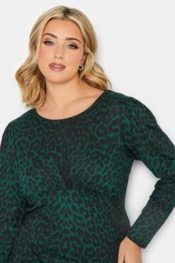 YOURS PETITE Curve Green Animal Print Long Sleeve Top -Saga Dresses Shop d31b871d 71f2 4e 1744715 D