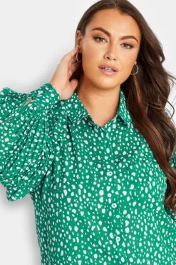 YOURS LONDON Curve Green Dalmatian Pleat Sleeve Shirt -Saga Dresses Shop df12d1da c88f 4a 161967 D
