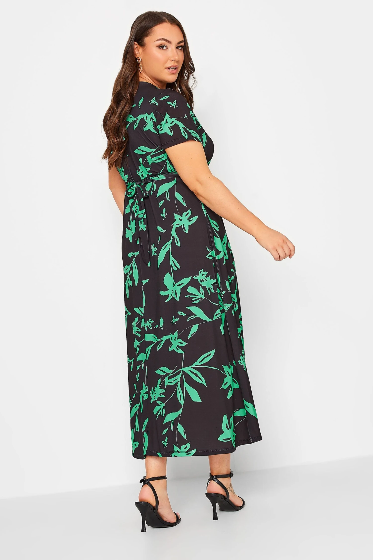 YOURS Curve Green V-Neck Floral Wrap Dress 2 YOURS Curve Green V-Neck Floral Wrap Dress - Image 2